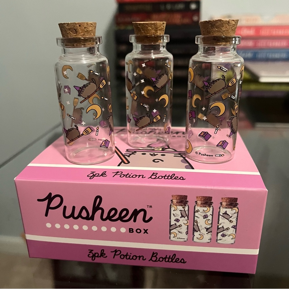 NWT Pusheen Potion Bottles